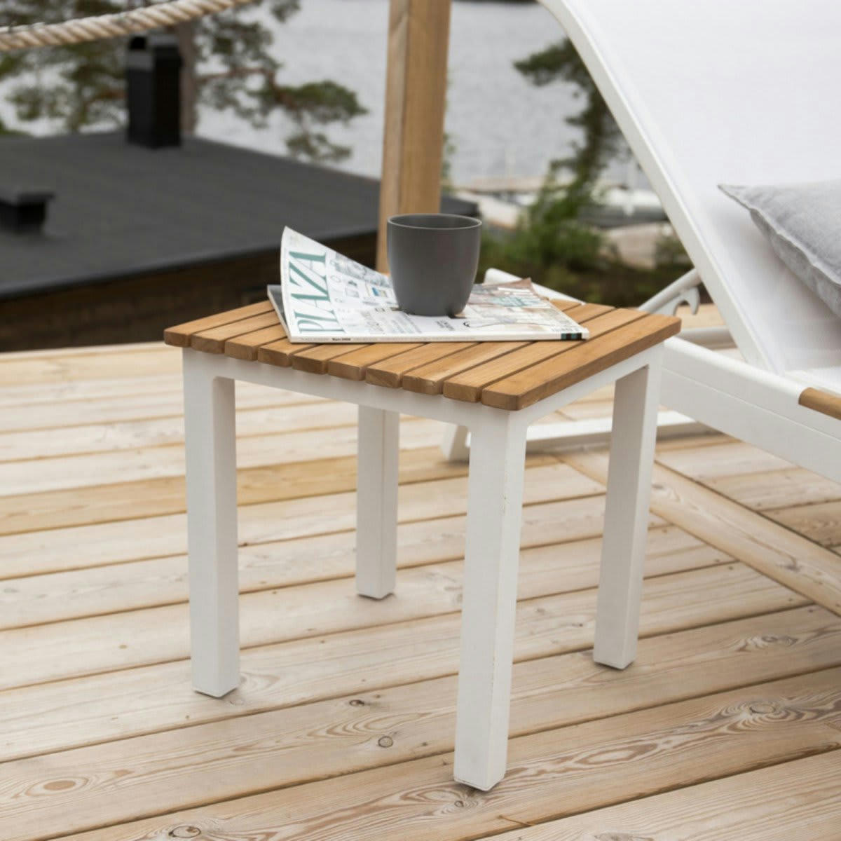 ITAYA - Table d'appoint extérieur en bois et aluminium blanc