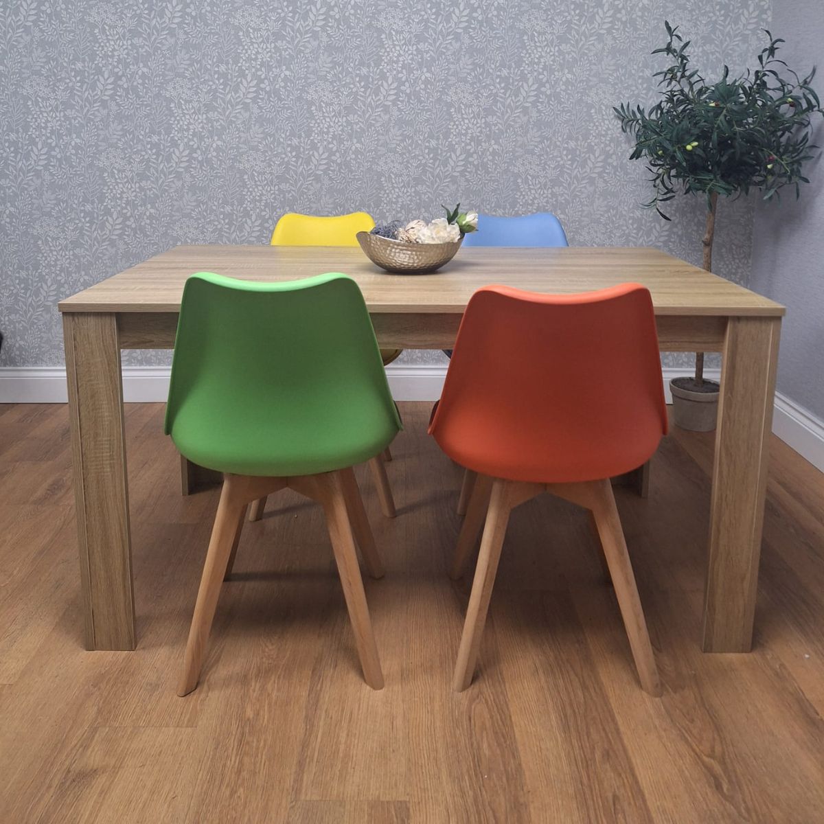 KOSY KOALA Oak Effect Dining Table Set With 4 Mix Plastic Chairs Dining Room Furniture