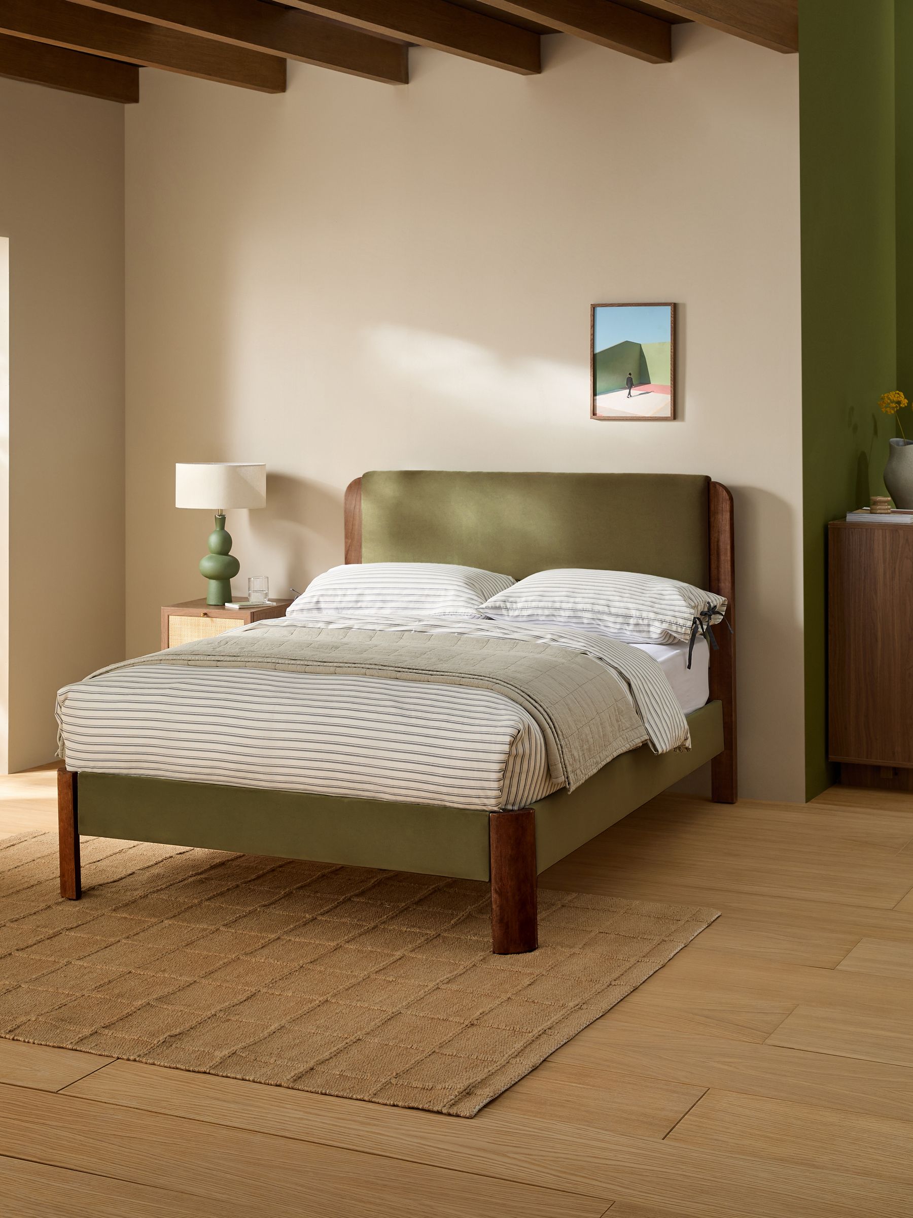 Evander Bed in Velvet Fern Green