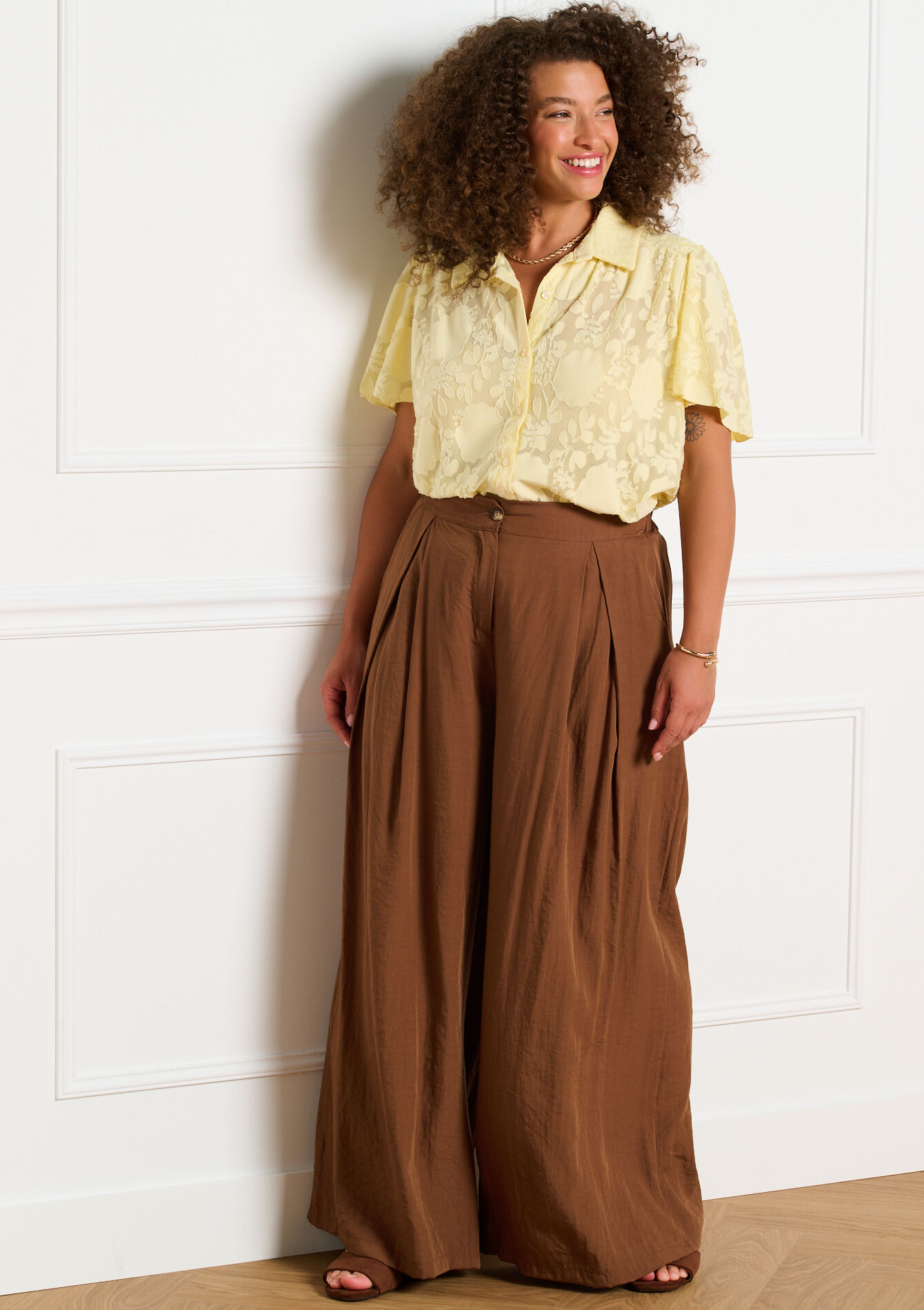 Wijde soepelvallende broek