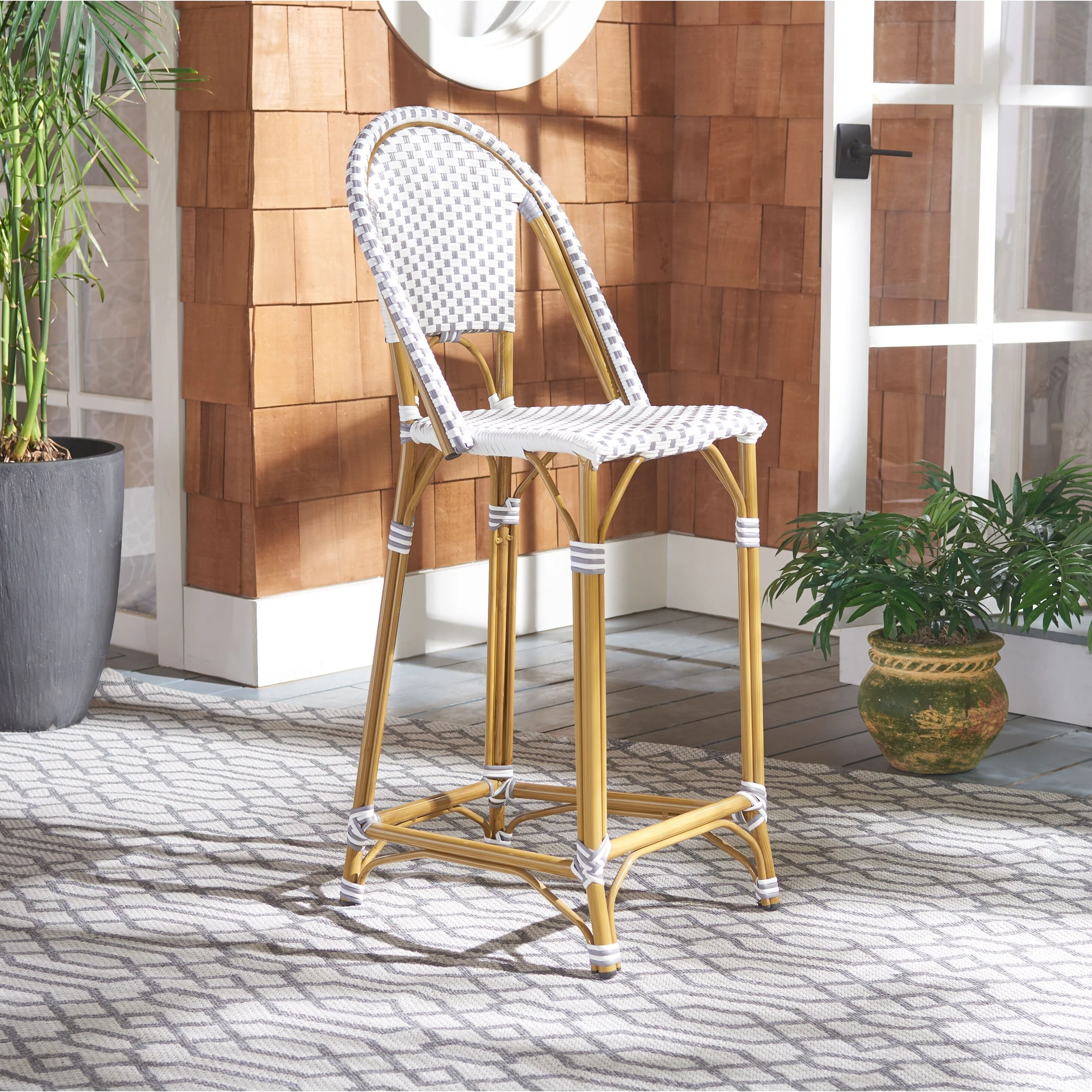 SAFAVIEH Outdoor Shaniya 30-inch Stacking Bar Stool (Fully Assembled) - 19Wx22Dx47H