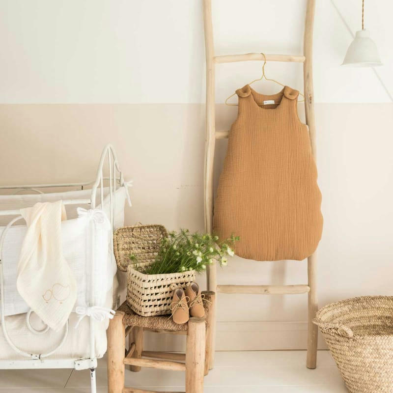 - Gigoteuse en gaze de coton camel (0-6 mois)