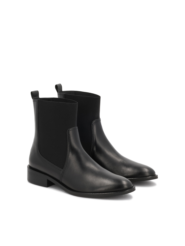 Leather Chelsea boots with elastic upper