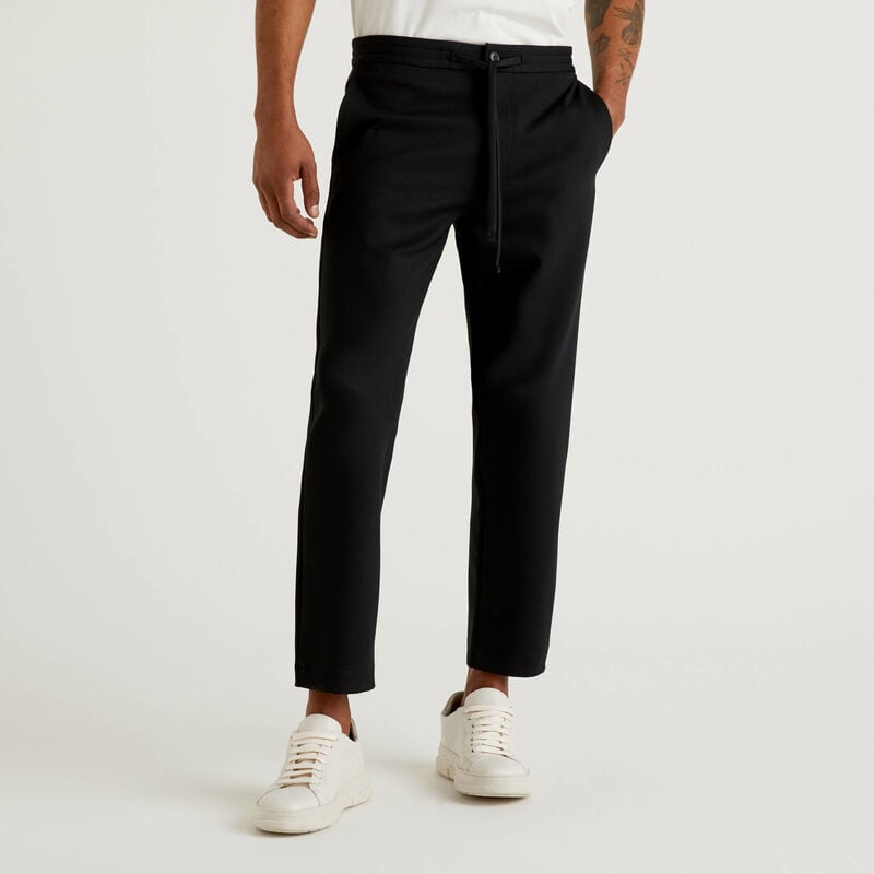 Trousers with drawstring