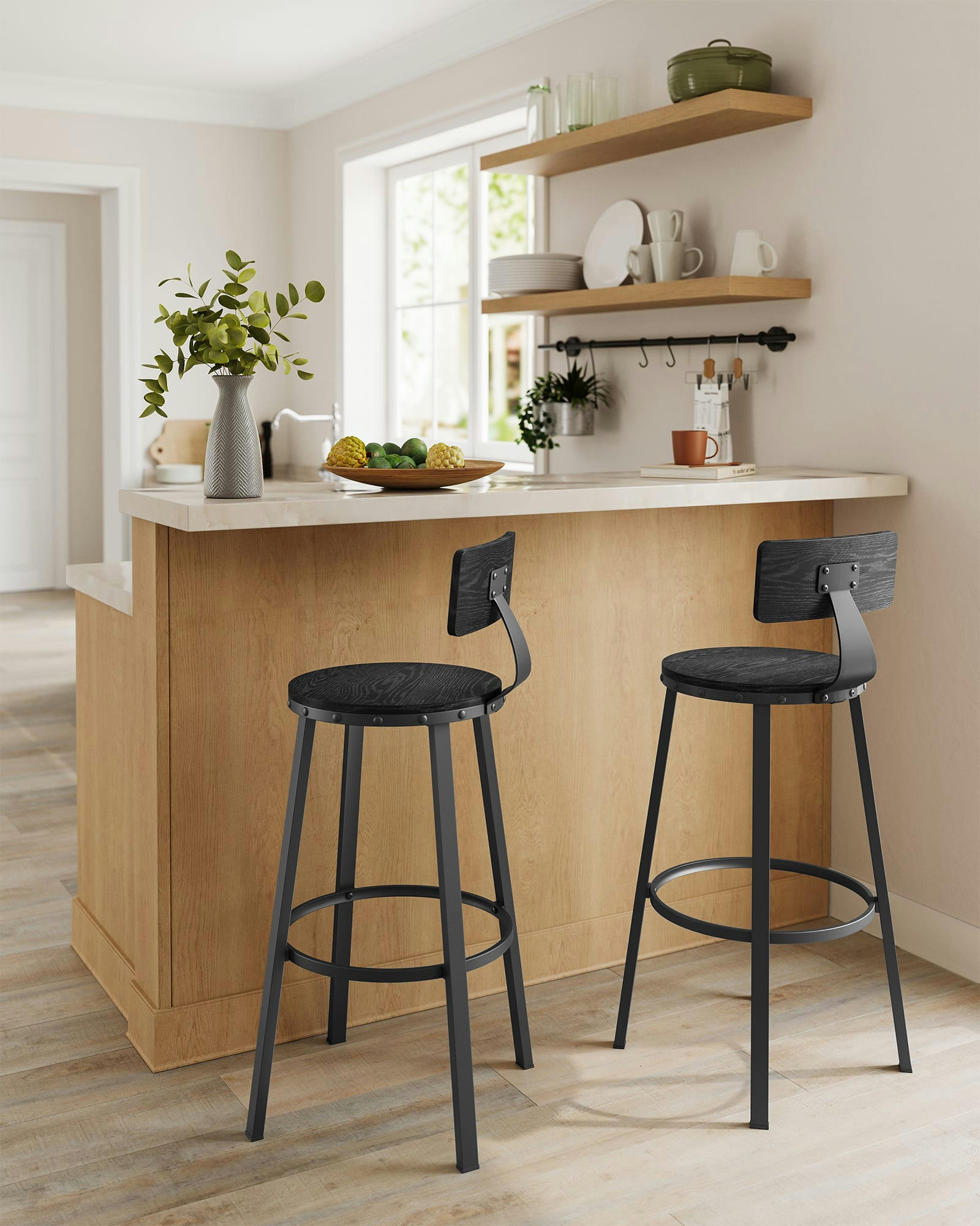 - Tabourets de bar industriel en simili cuir noir boisé