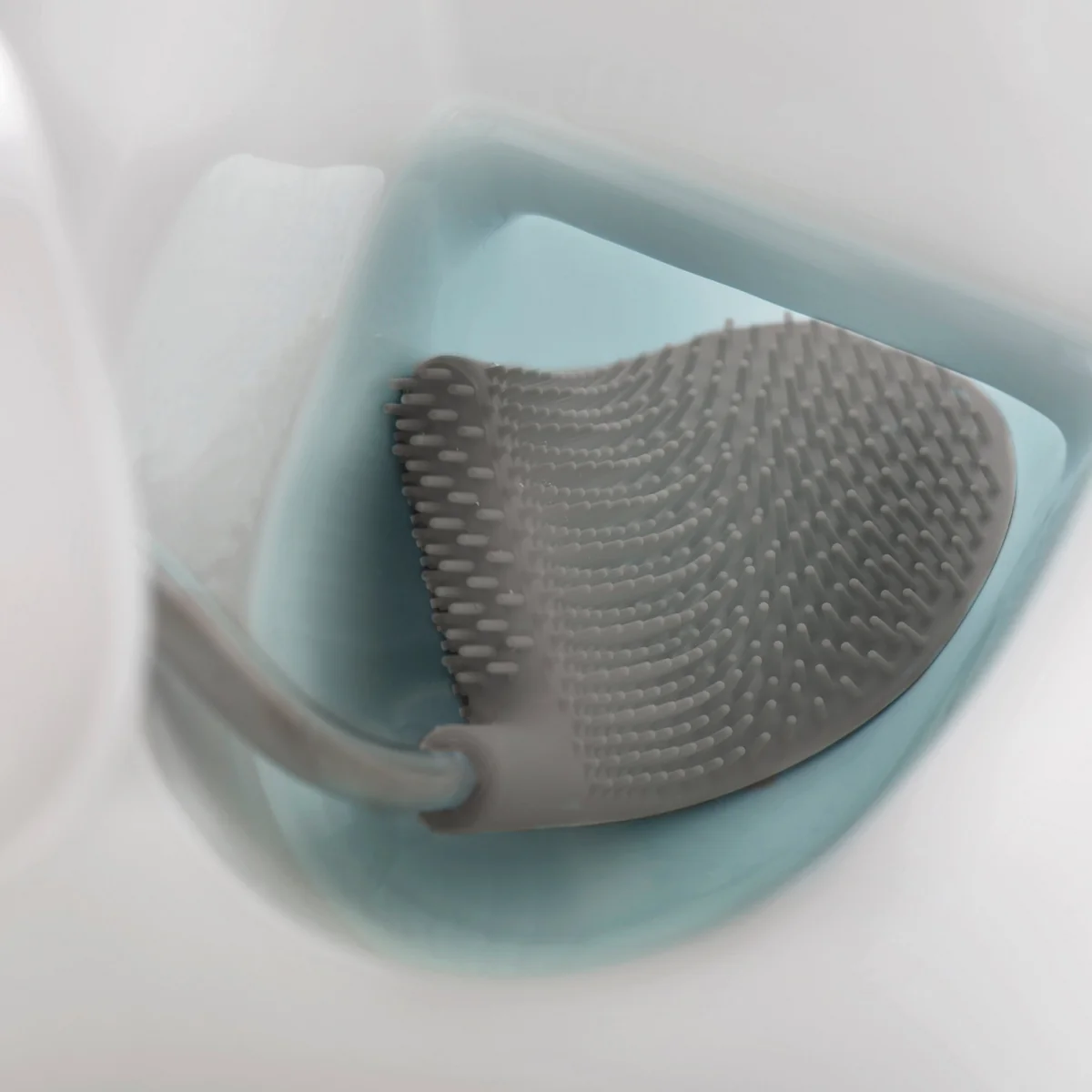 Joseph Joseph - EasyStore Plus Toilettenpapierhalter mit Flex Steel Toilettenbürste, Edelstahl / weiß