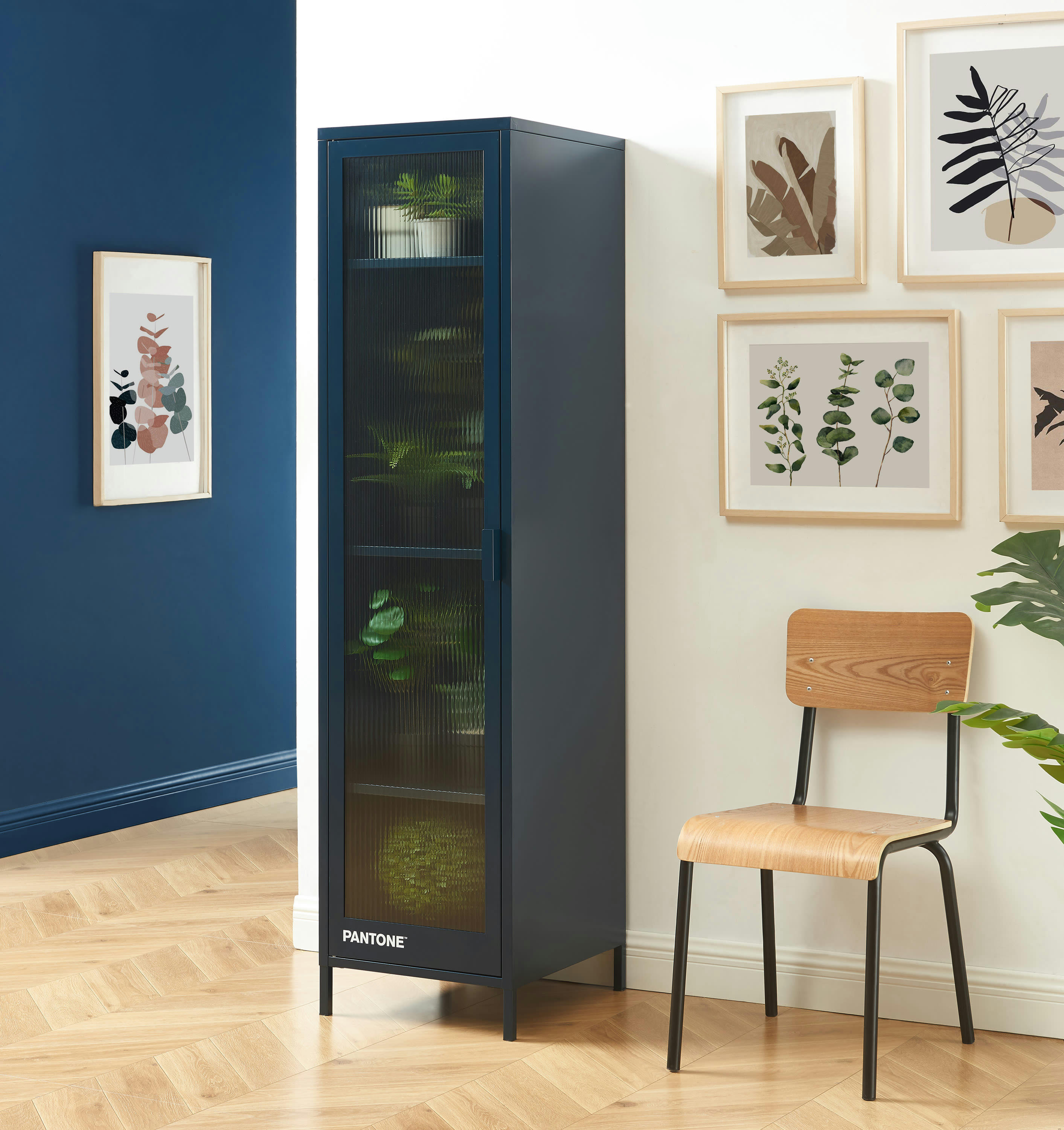 PANTONE - Vestiaire  bleu nuit porte en verre cannelé