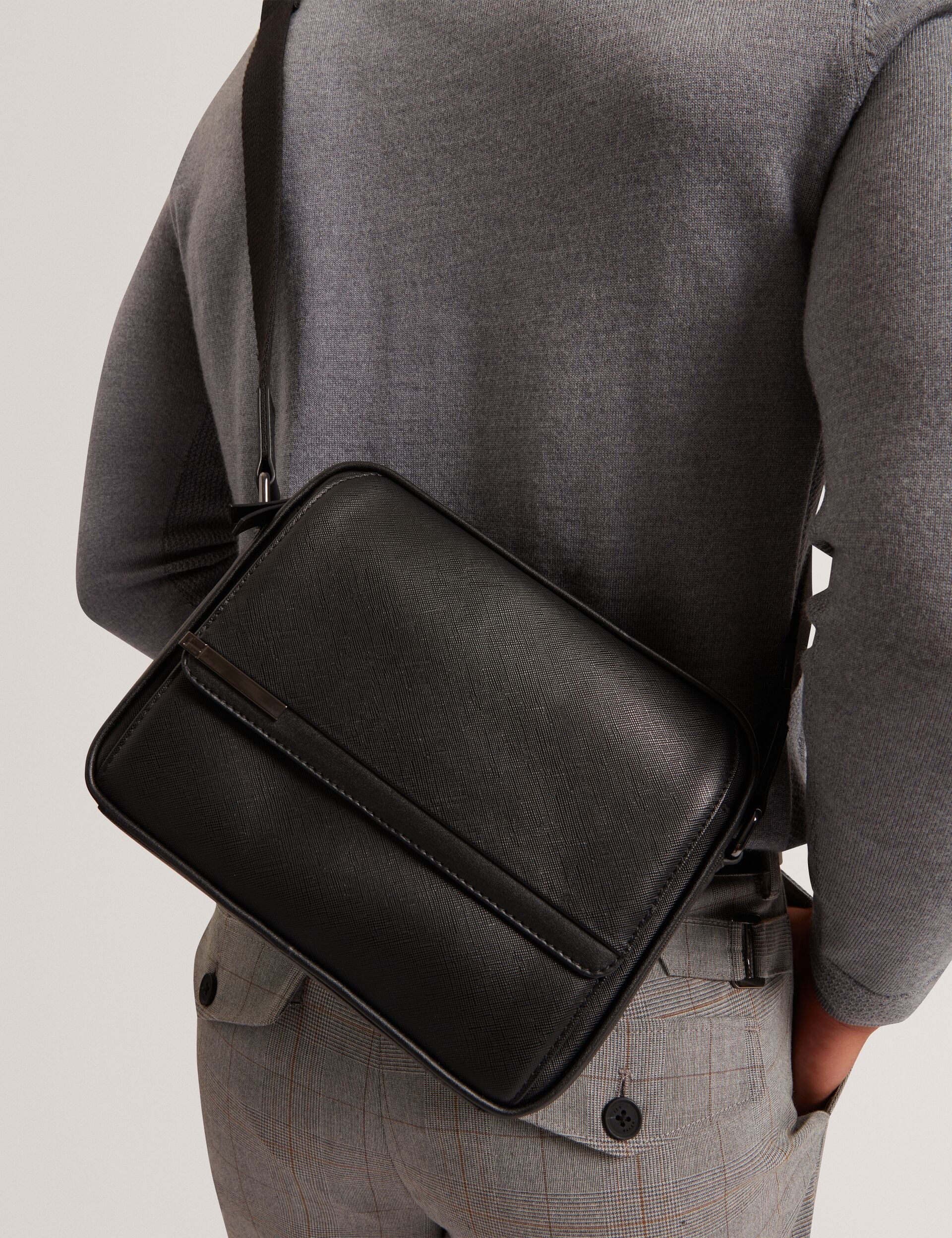 SAMPSON | BLACK