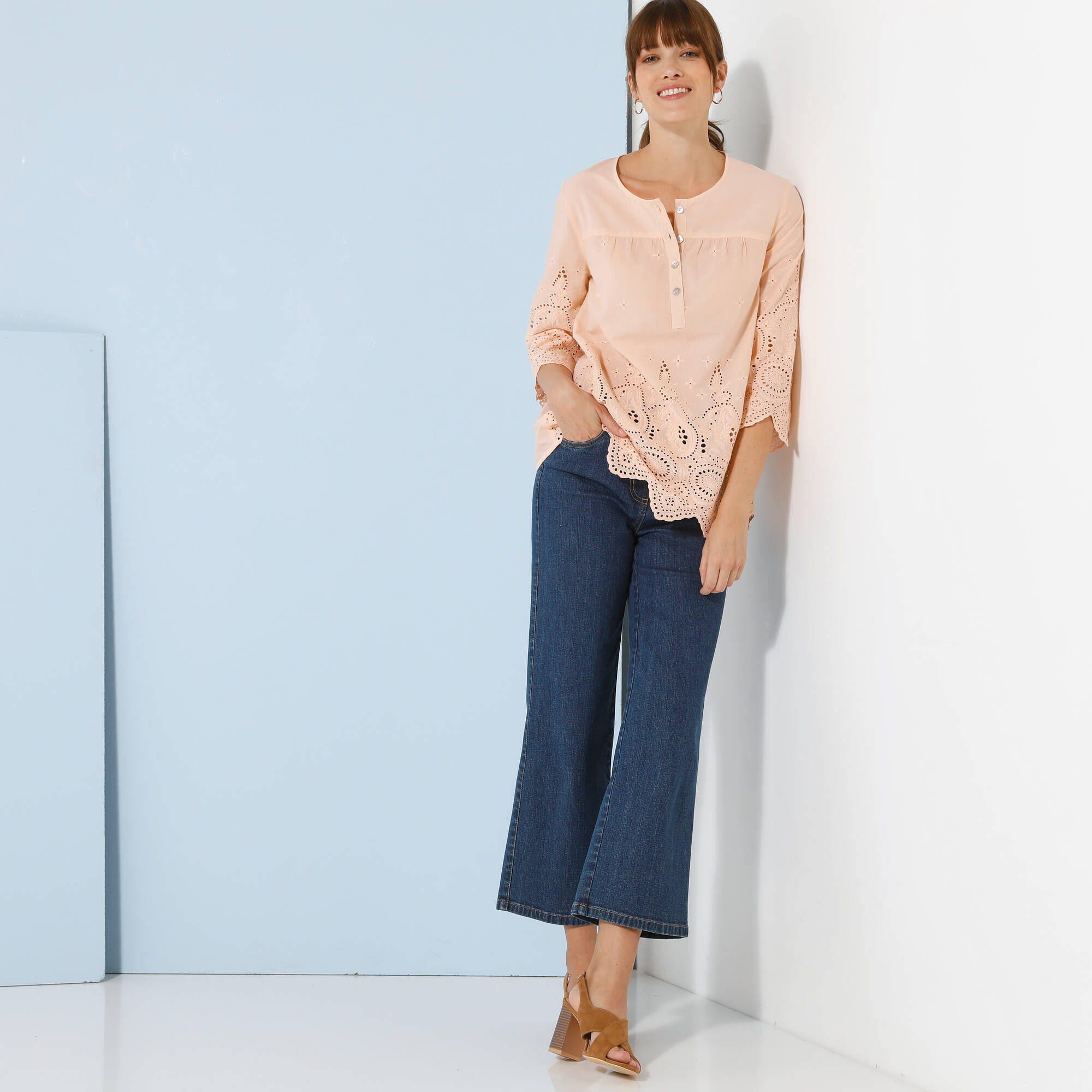 Blouse unie manches 3/4, broderie anglaise