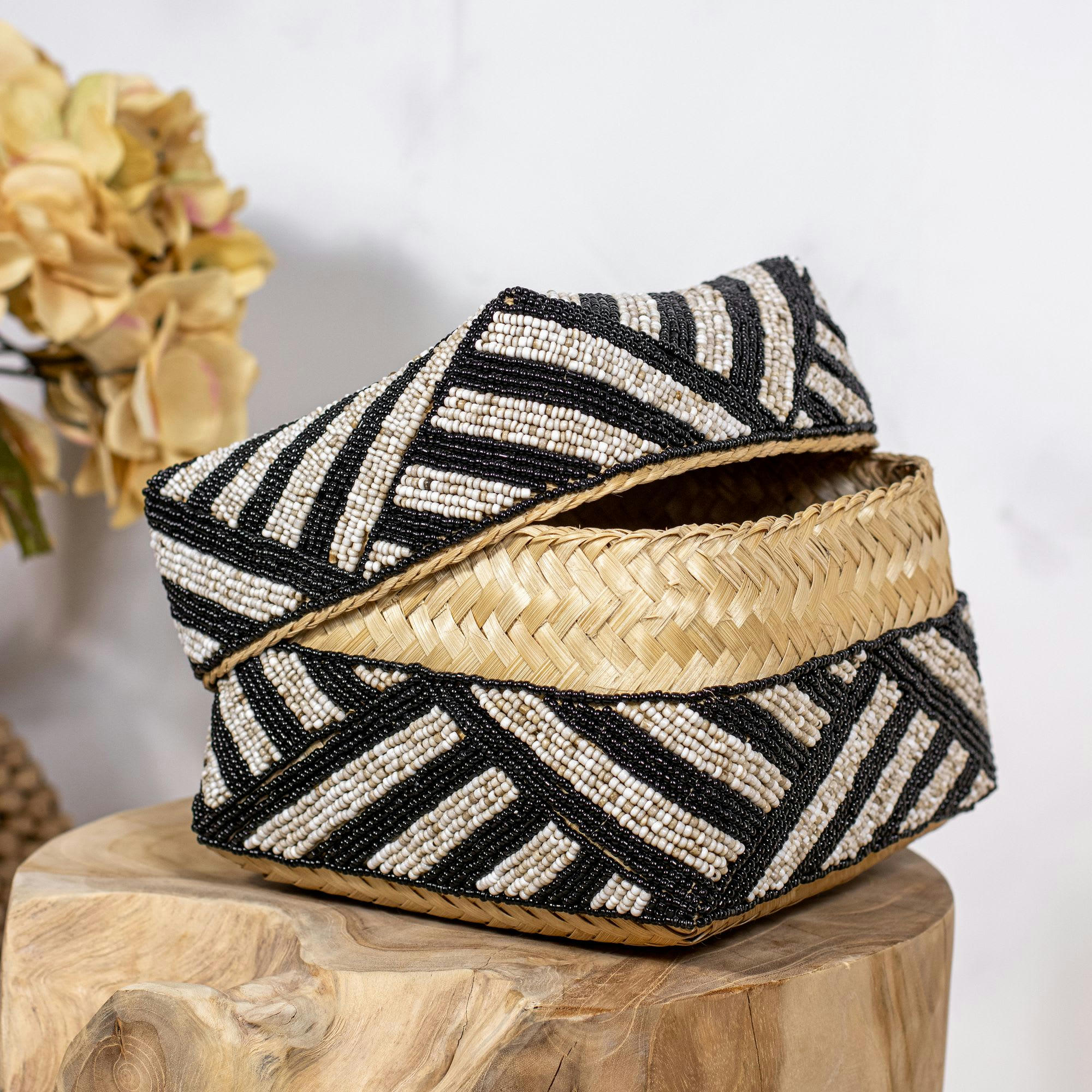 BAO - Boite en bambou ornée de perles Ø20cm