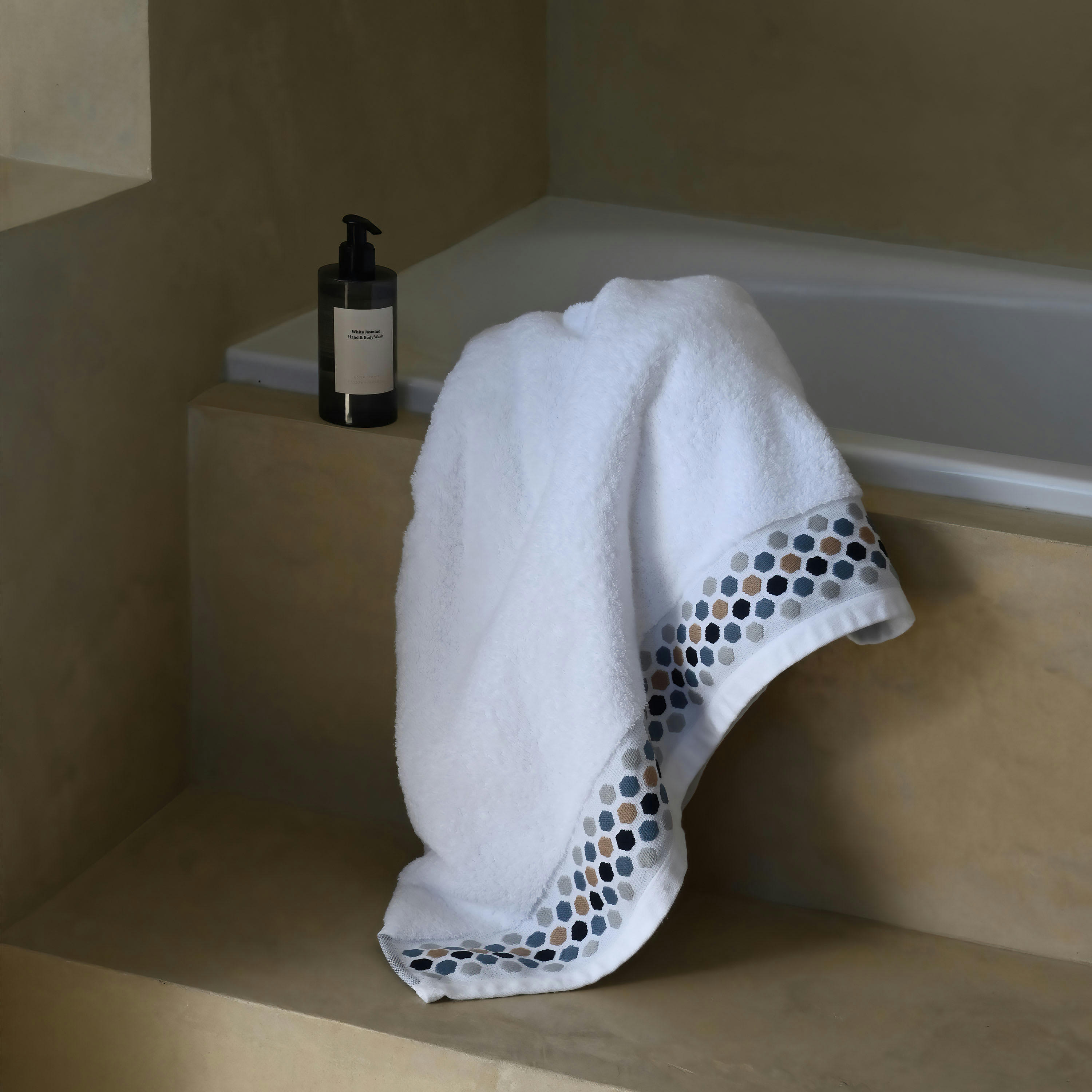 HEXAGONE - Serviette de toilette coton bouclette jacquard blanc 50 x 90 cm