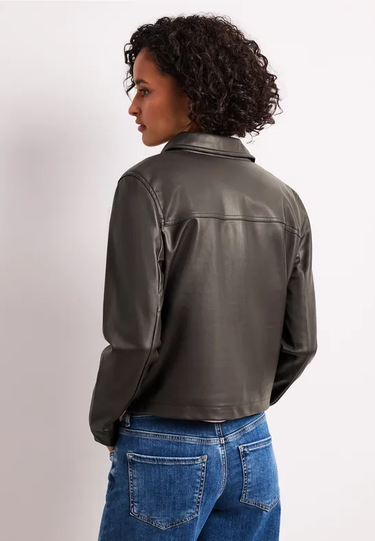 Jacke im Leder-Look mit Knöpfen
