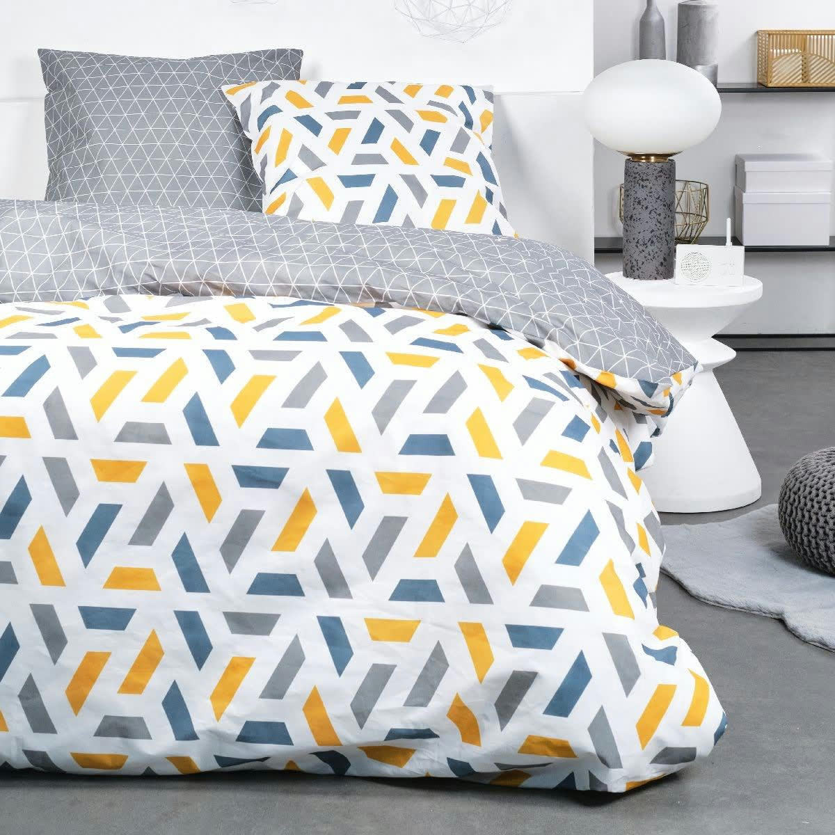 - Parure de lit en Polyester Blanc 220x240 cm