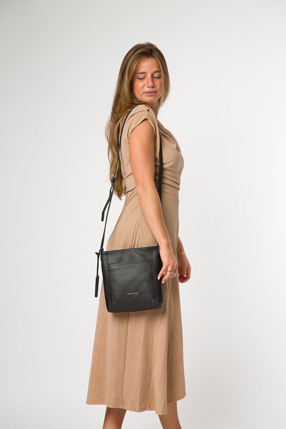 Pure Luxuries London Bodham' Leather Cross Body Bag