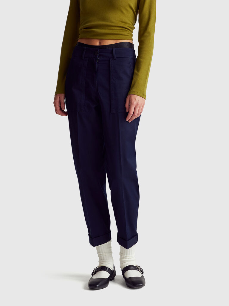 Trousers in stretch cotton with roll-up