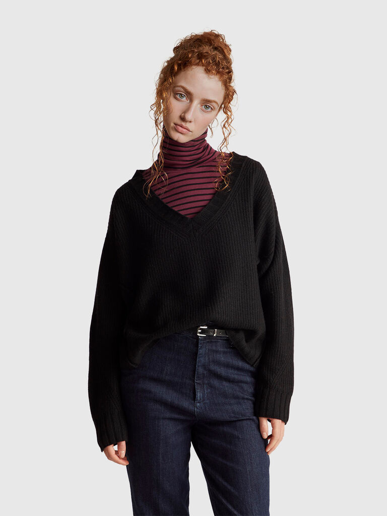V-neck sweater in wool blend