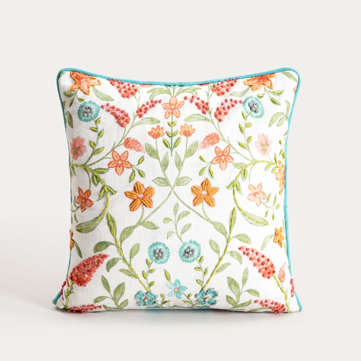 Poszewka MADA bawełniana z lamówką zdobiona haftem 45x45cm