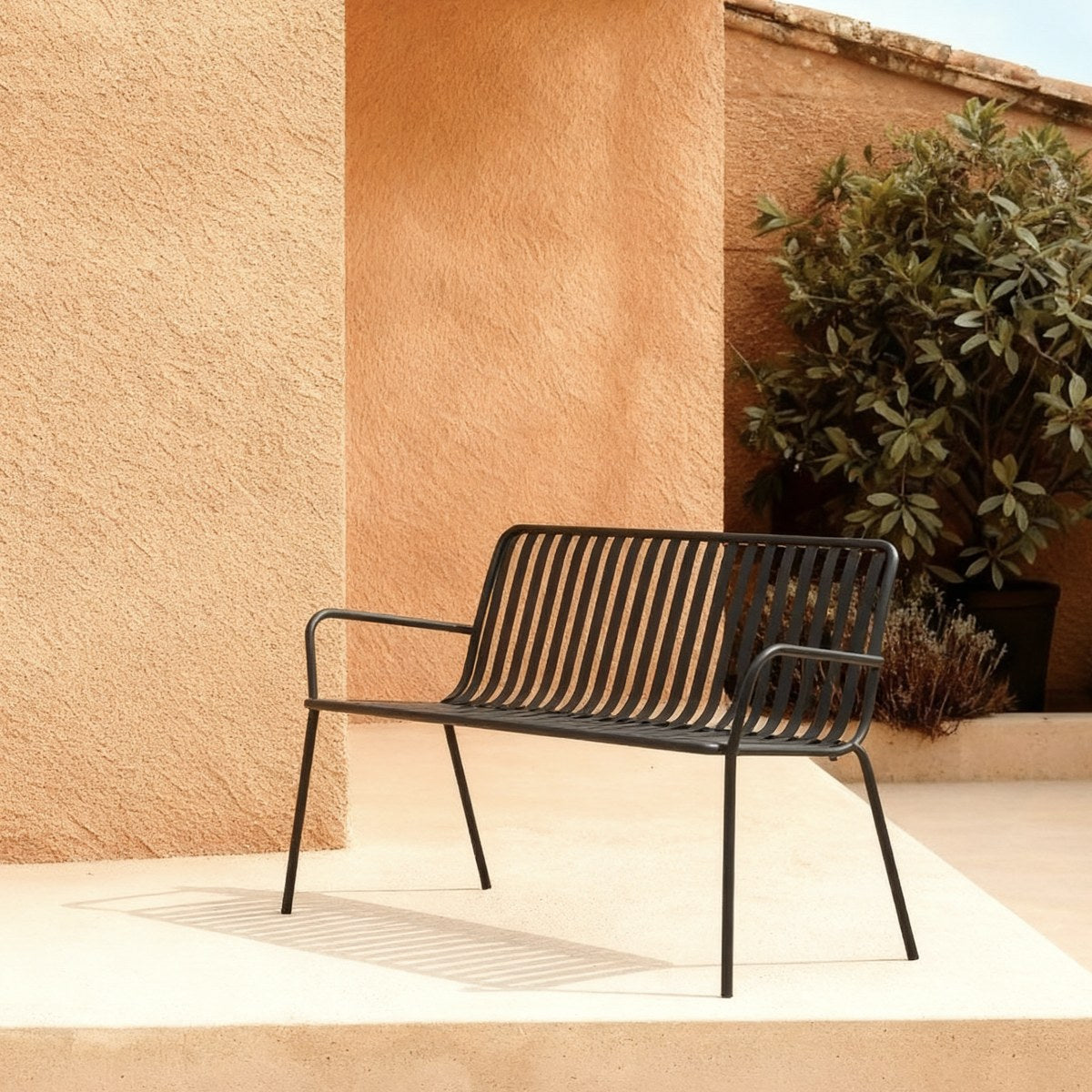 Tikamoon - Gaby 2-zits tuinbank van zwart metaal