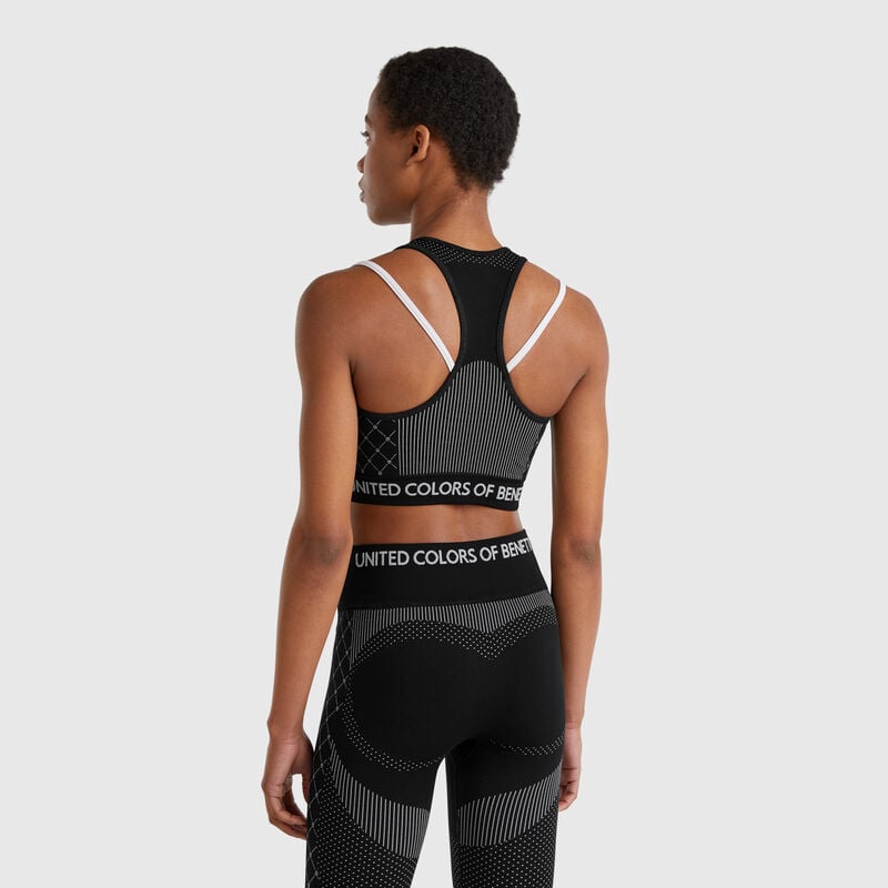 Seamless brassiere top