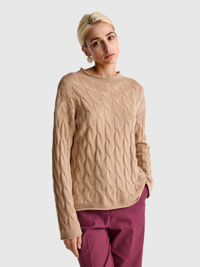 Cashmere blend sweater with cable knit