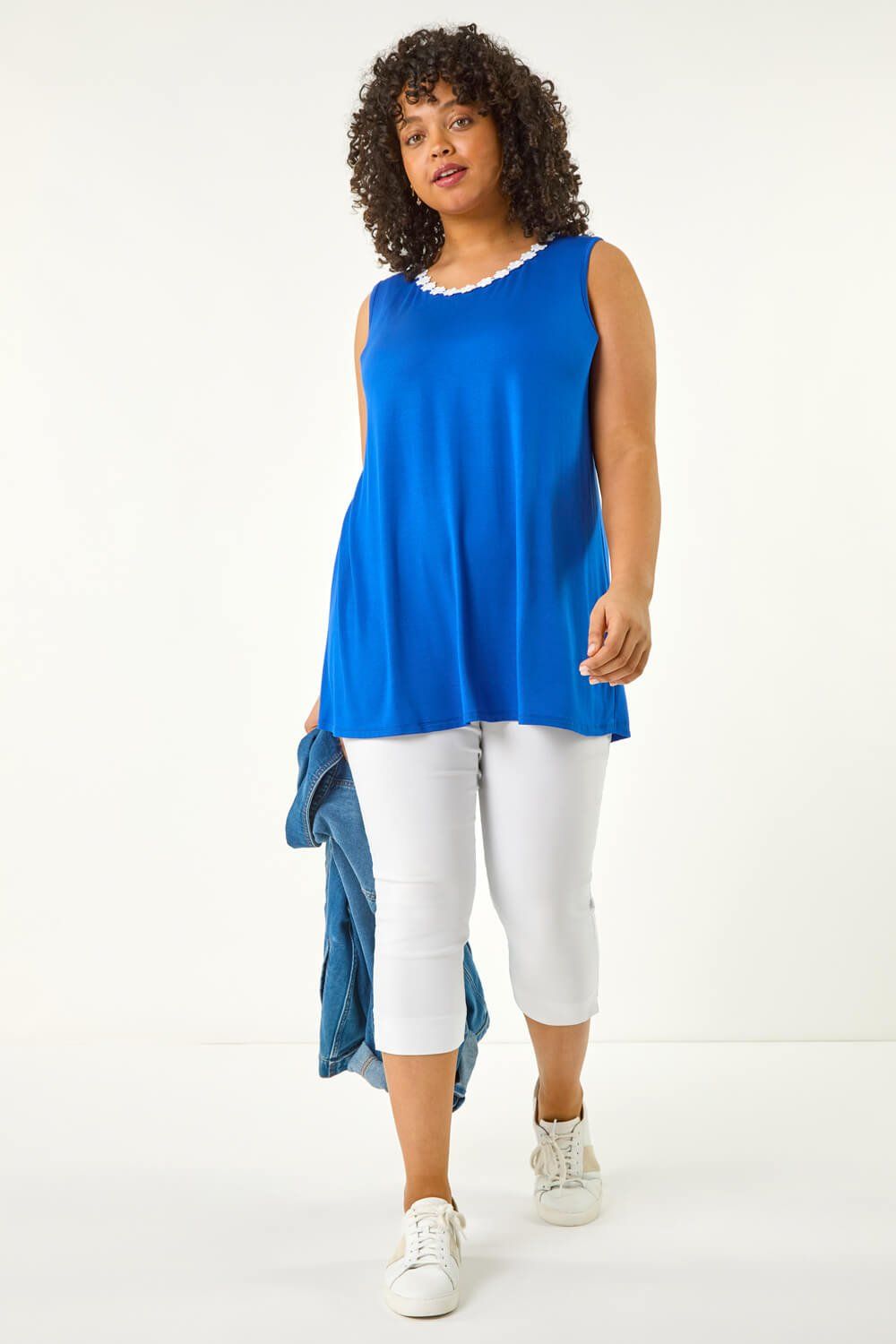 Roman Curve Daisy Trim Vest Top