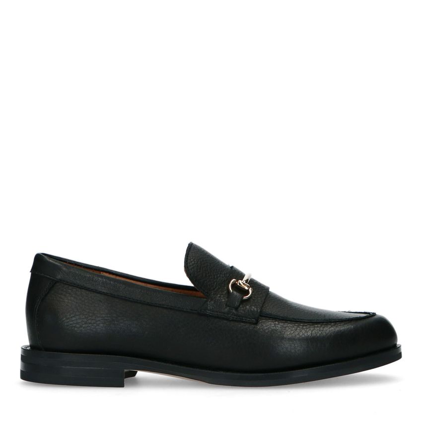 Manfield Zwarte leren loafers met goudkleurig detail