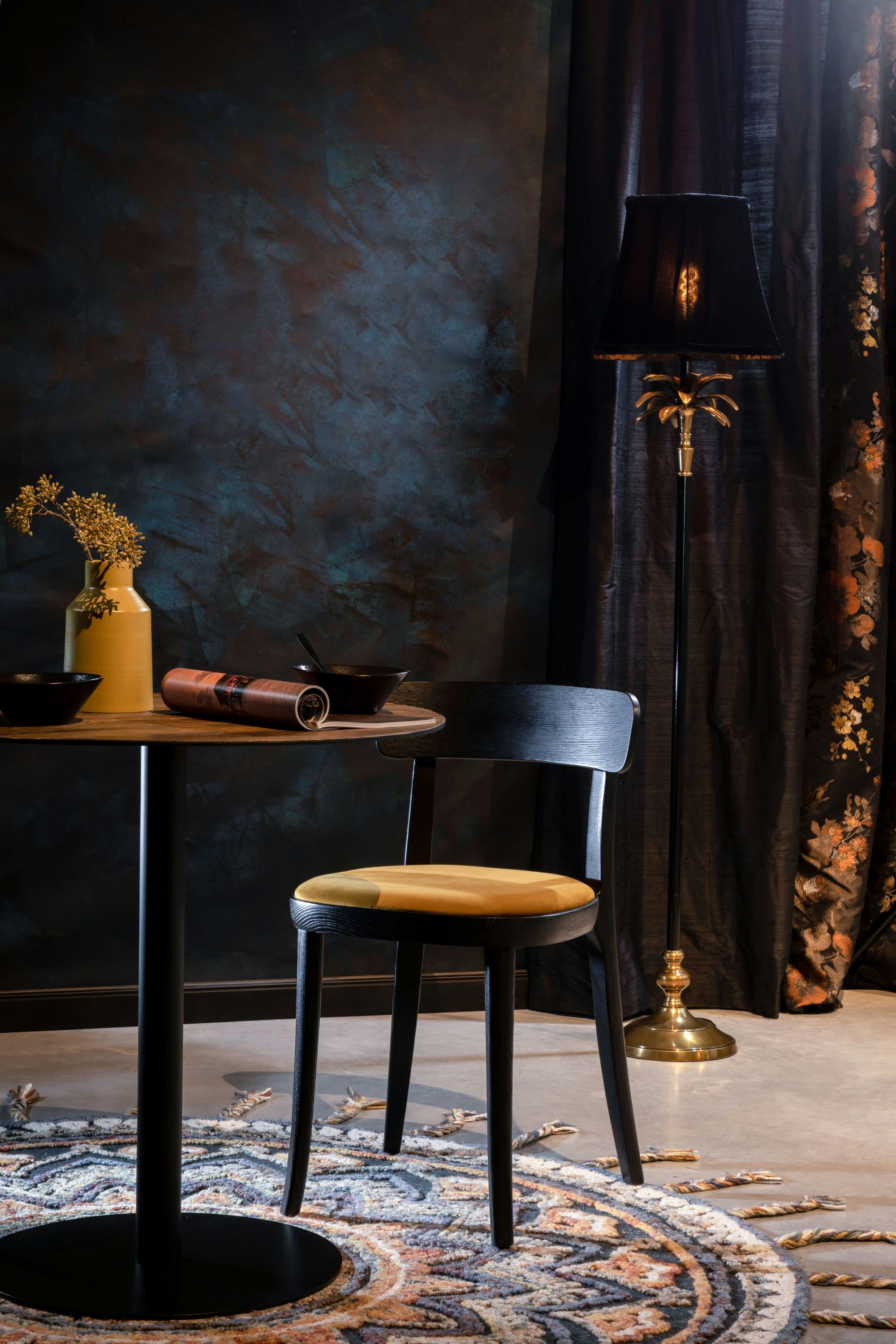 BRANDON - Chaise en velours ocre