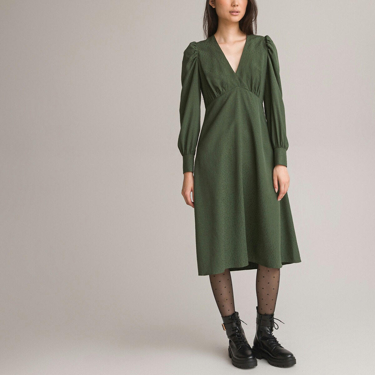 Robe col V manches longues, tissu jacquard