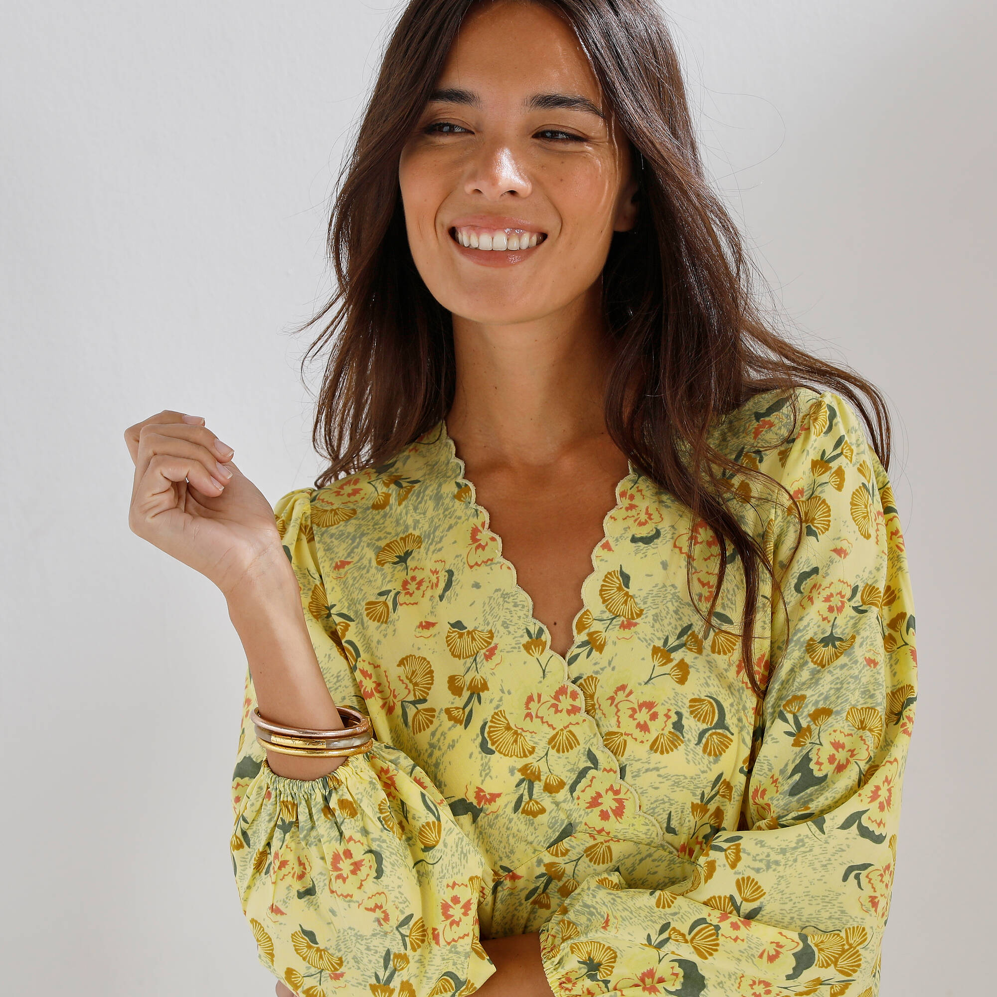 Robe imprimée, décolleté cache-cœur