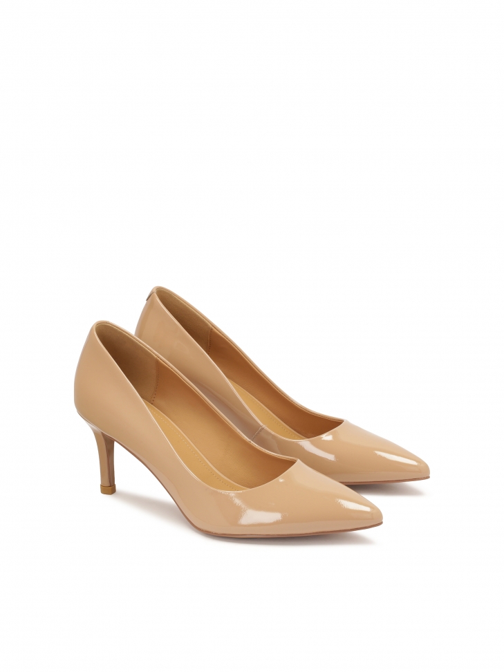 Versatile beige patent leather pumps