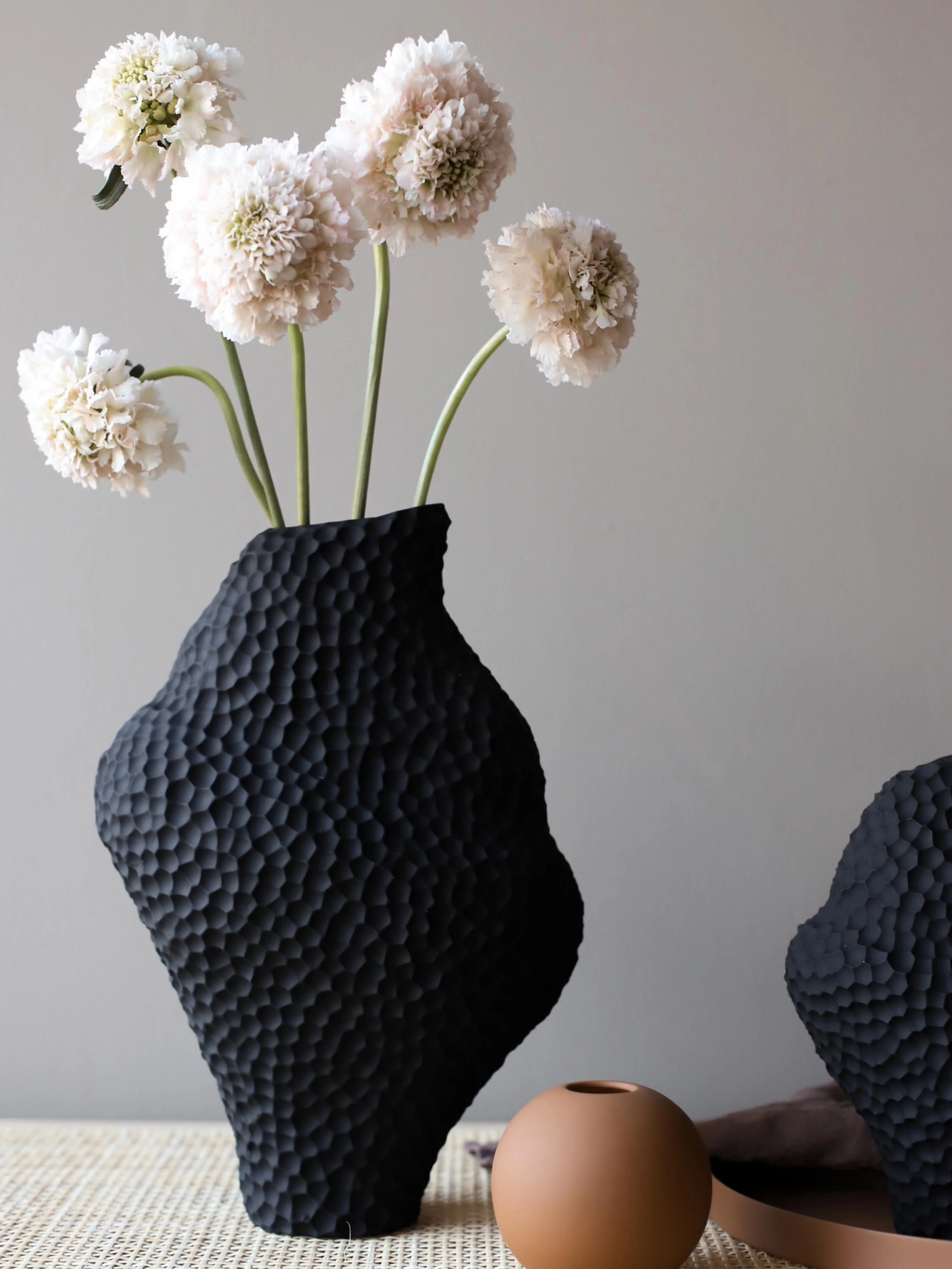 Design-Vase Isla in organischer Form, H 32 cm