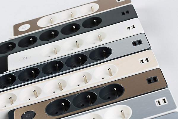 Multiprise 3 prises   2 usb Schneider Electric Odace blanc finition bois 1.5 m