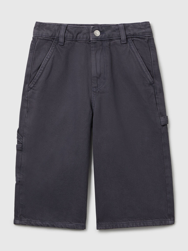 Knee-length trousers in cotton