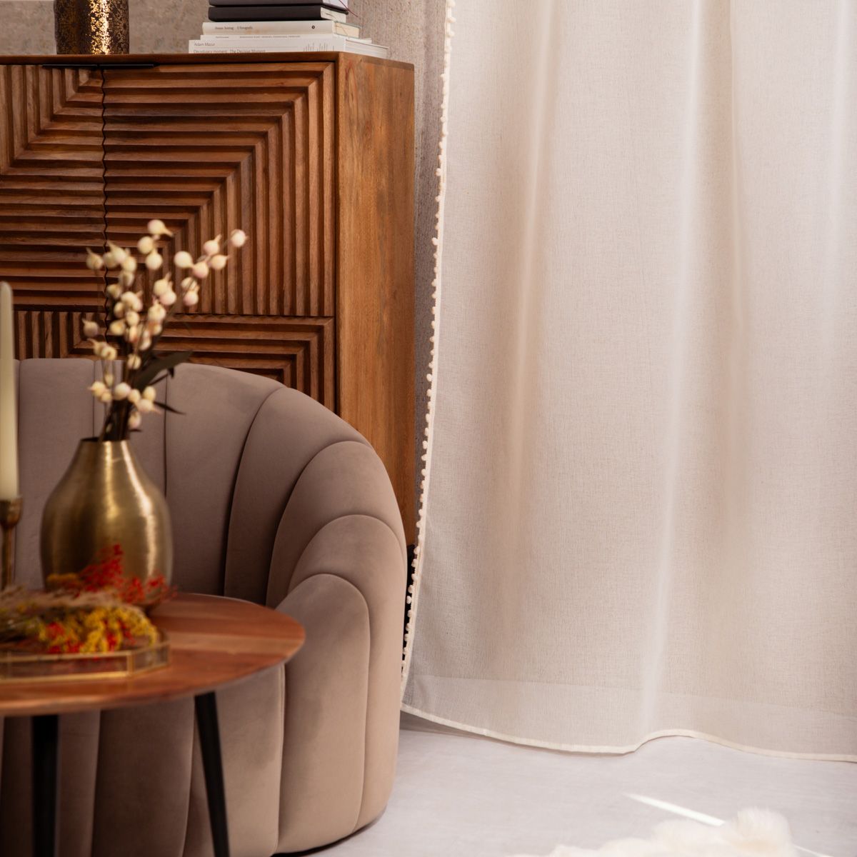 Firanka ADI z pomponikami kremowa 140x250 cm