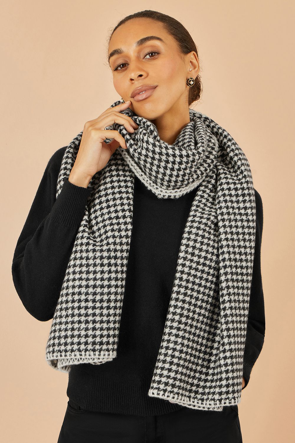 Yumi Multi-Coloured Dog Tooth Scarf With Stitch Detail