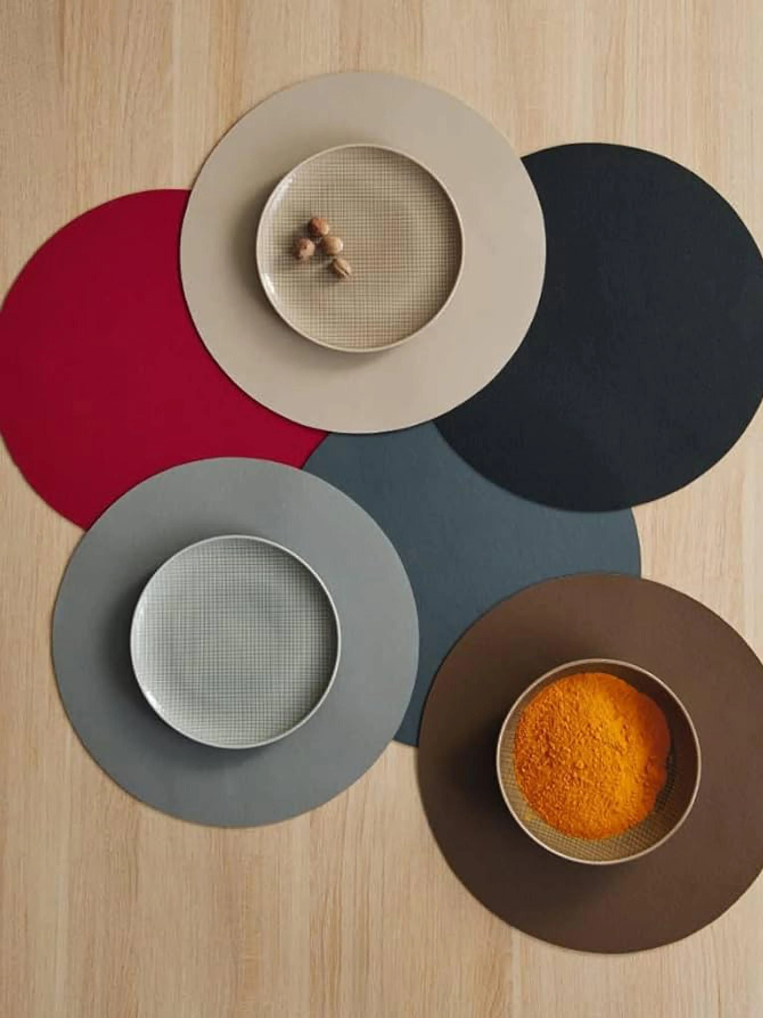 Runde Kunstleder-Tischsets Pik, 2er-Set