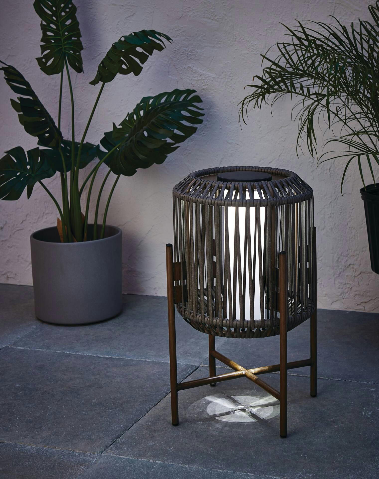 CANVAS Baffin Outdoor Solar Powered Warm White LED Lantern