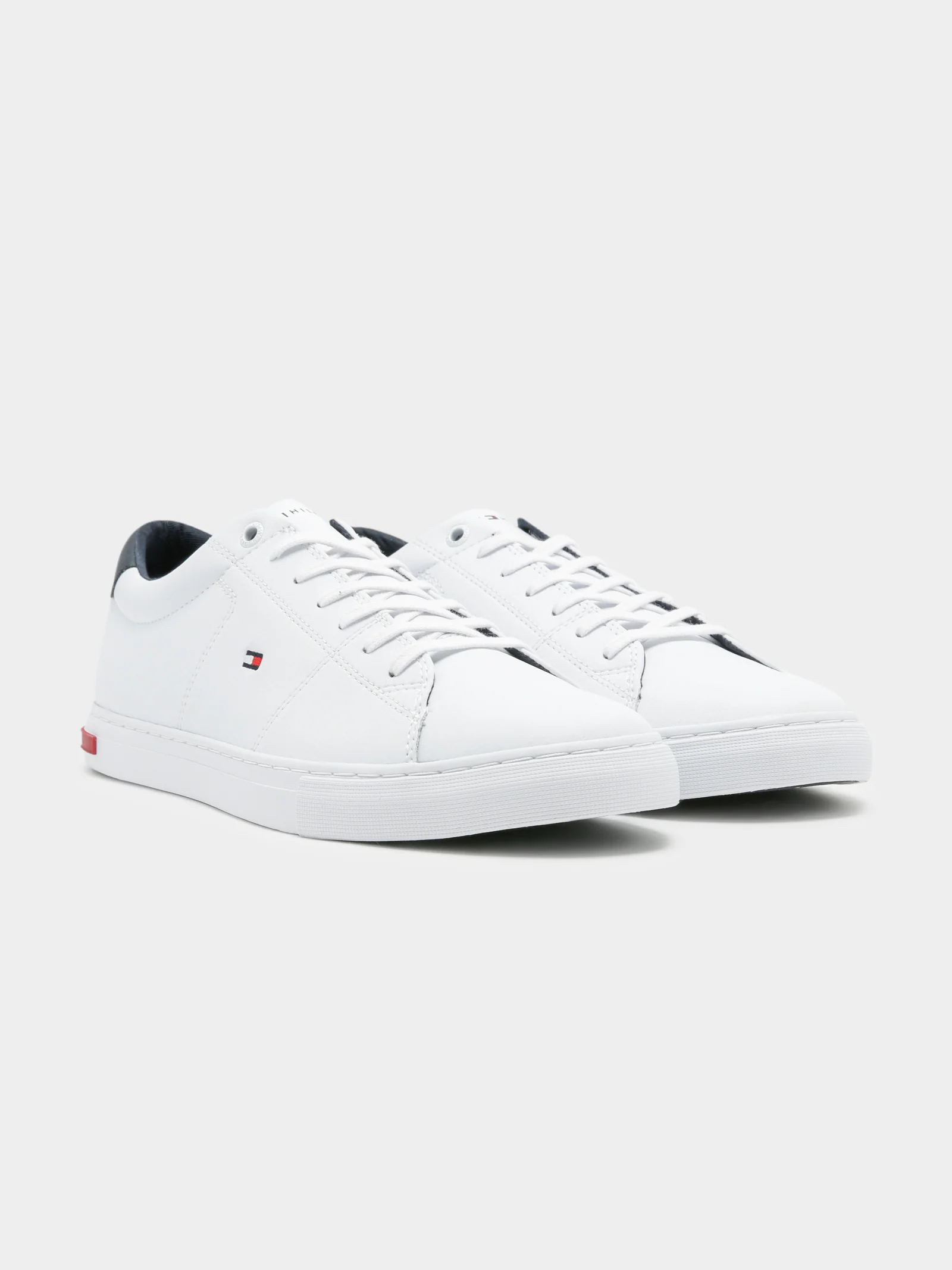 Mens Essential Leather Sneaker