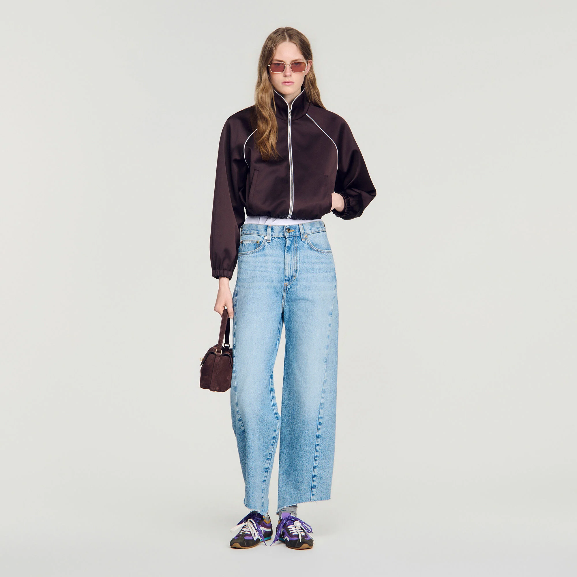 Blouson court satiné brodé