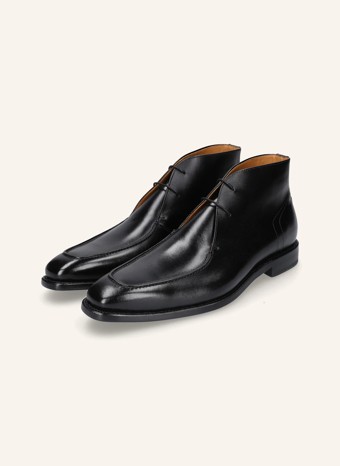 Henry Stevens George Boots LIAM NGB