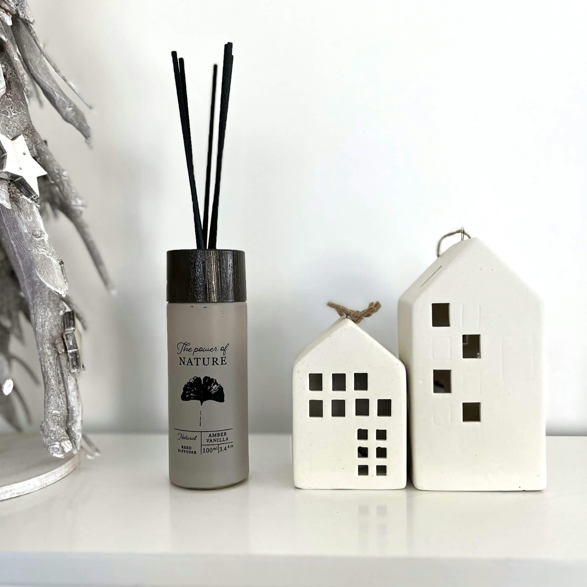 - Diffuseur d’ambiance avec bâtonnets parfum ambre et vanille