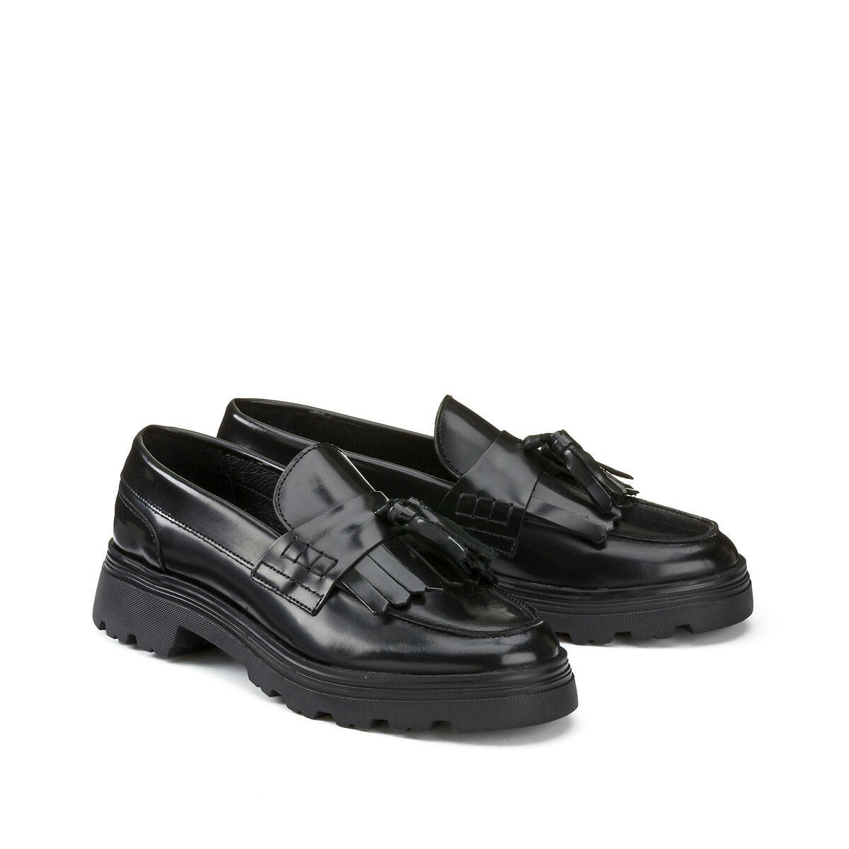 Mocassins en cuir à pampilles, semelle crantée