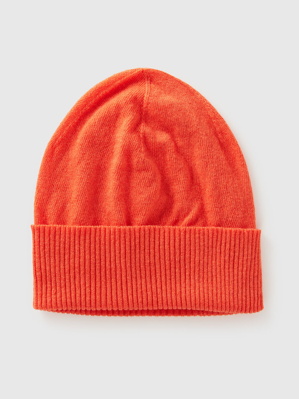 Orange hat in pure Merino wool