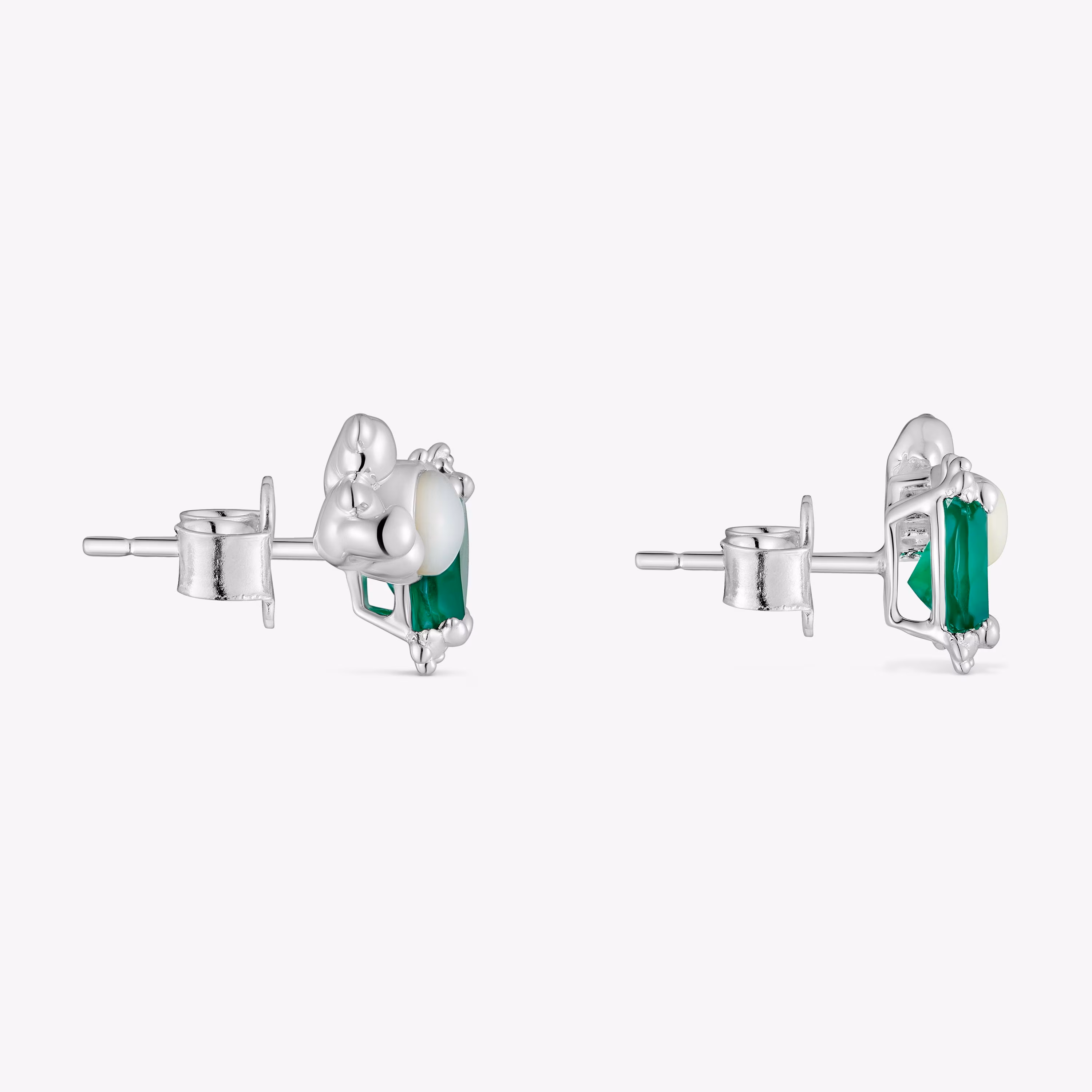 Pendientes trepadores con oso de plata, nácar y calcedonia Color Pills