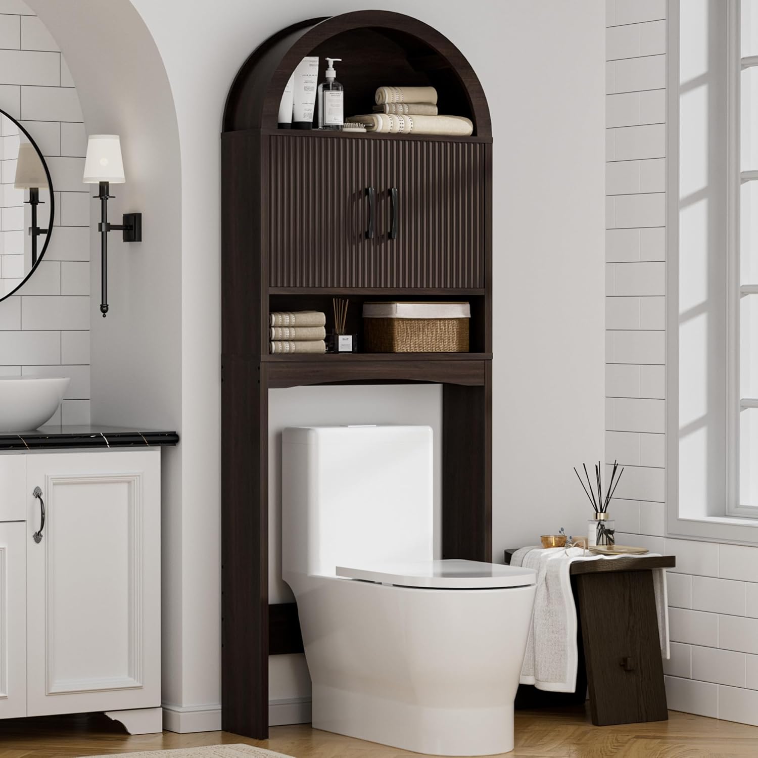 Spurgehom Over The Toilet Storage Cabinet, Bathroom Shelf Organizer Freestanding, Bathroom Arch Cabinet Over Toilet with Toilet Paper Holder and Anti-Tipping Device (Narrow Style-Coffee)