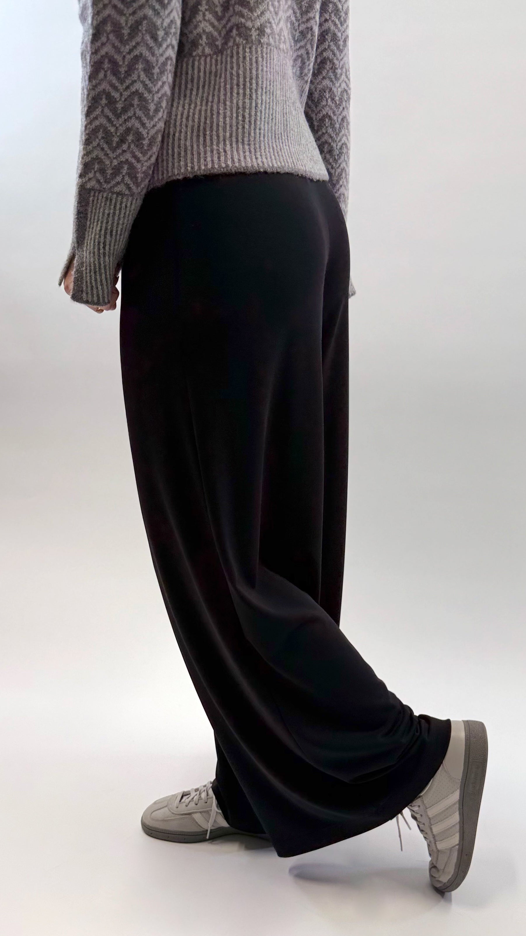 WIDE LEG STRETCH HOSE