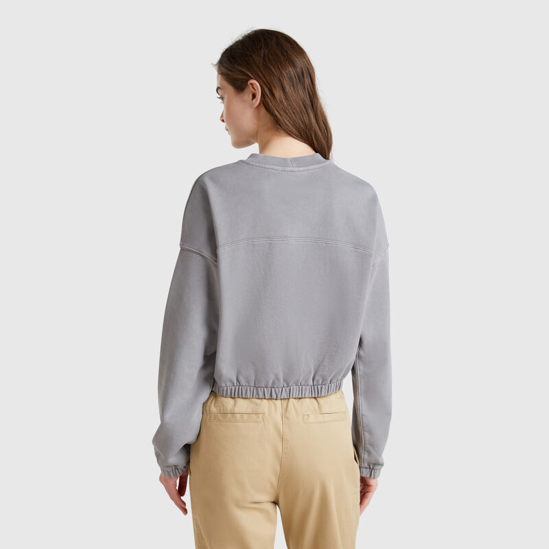 Sweatshirt with elastic