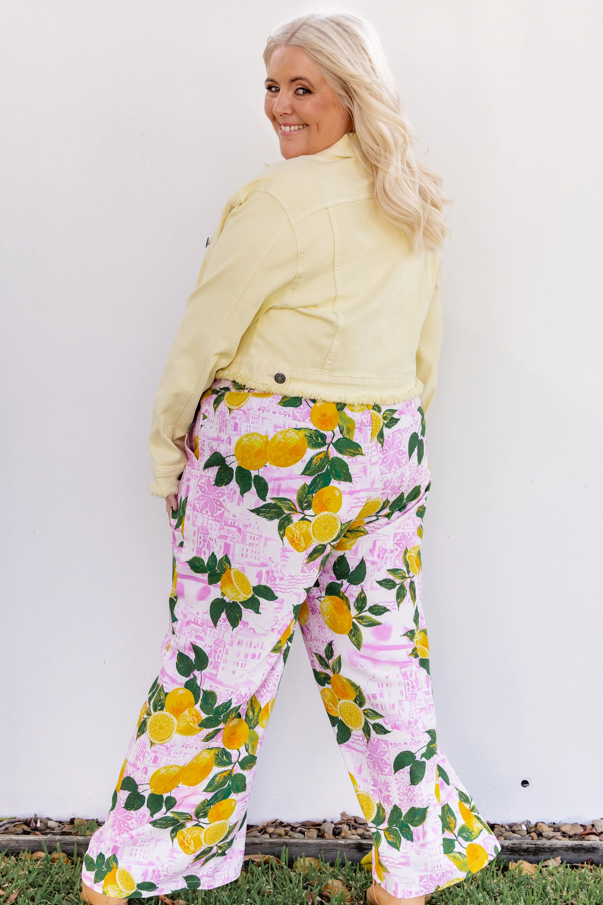 Kenzi Cropped Denim Jacket in Lemon Butter