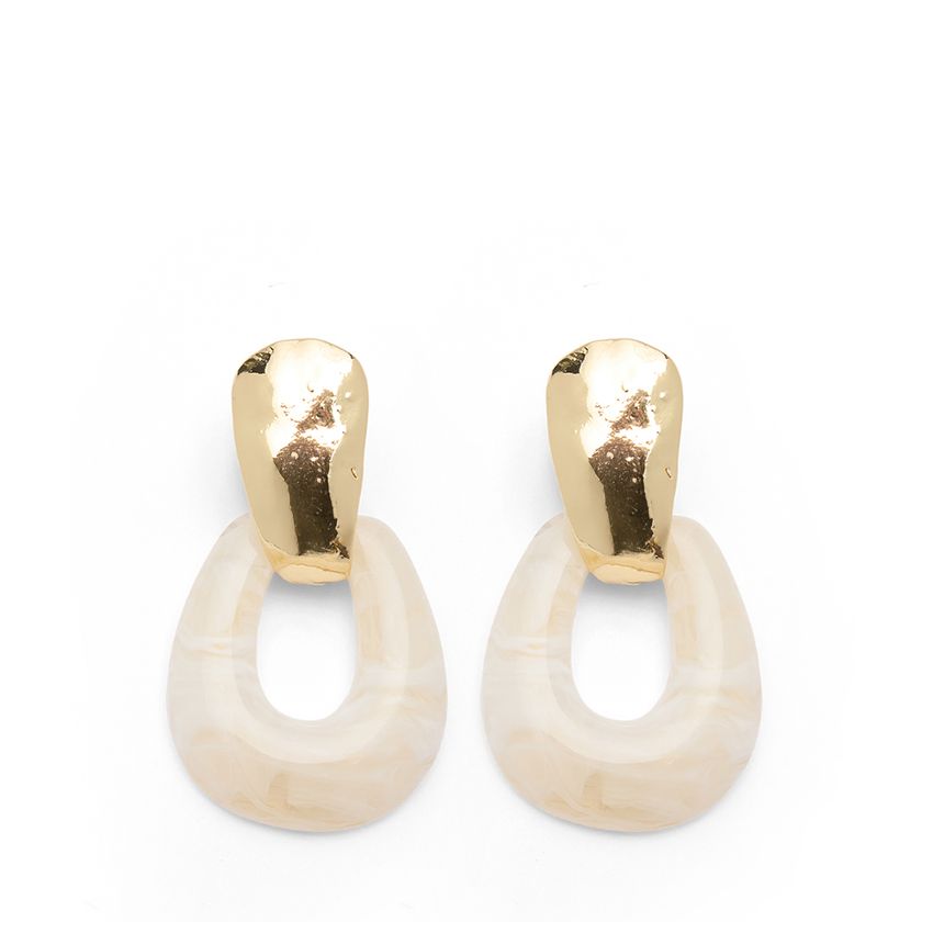 Manfield Goudkleurige statement oorbellen met beige statement pieces