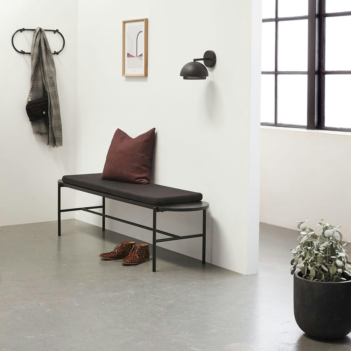 NORM - Banc en coton, bois d'eucalyptus, fer, nylon et polyester noir